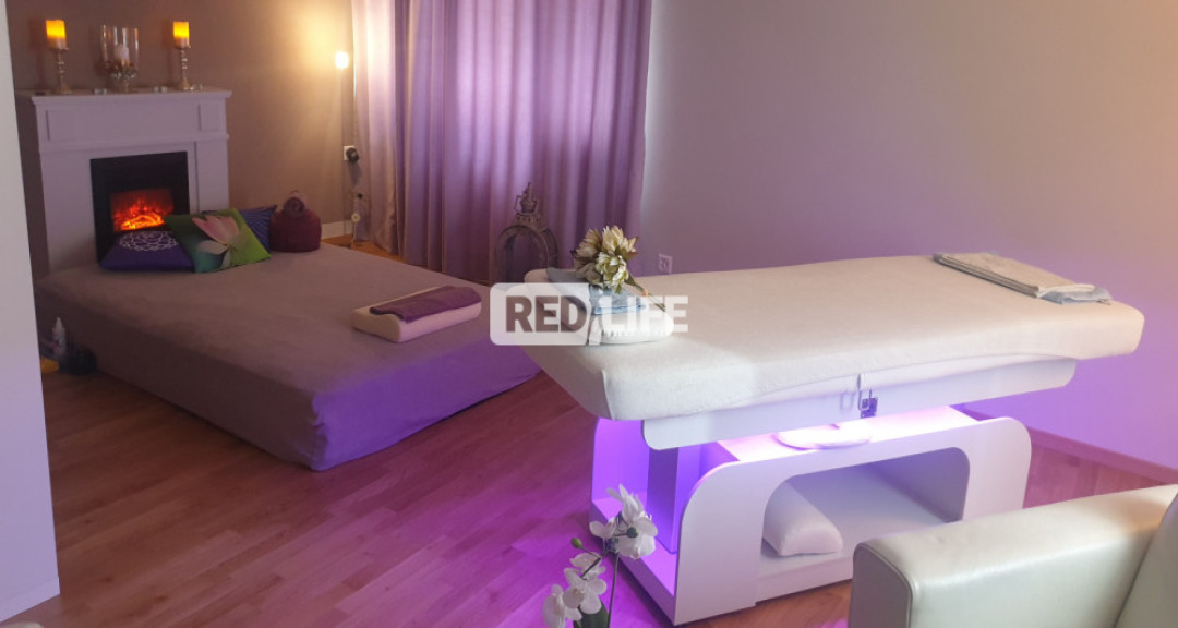 Hľad&aacute;m dievča na mas&aacute;že, wellness,